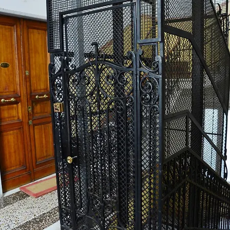 民宿 Blue Room Shared House Terrace Above 热那亚