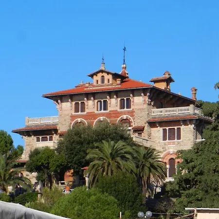 Δωμάτια σε οικογενειακή κατοικία Blue Shared House Terrace Above