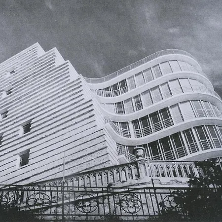 Blue Room Shared House Terrace Above Privatunterkunft *