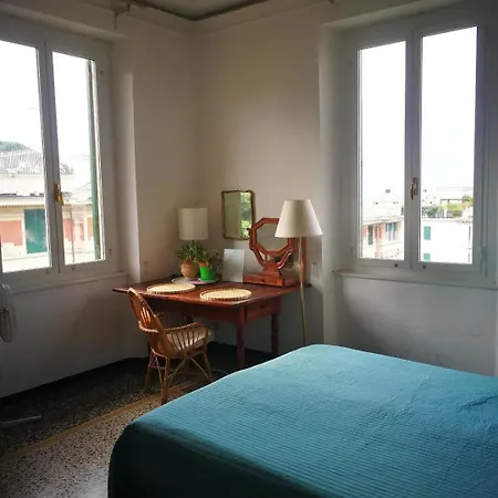 Blue Shared House Terrace Above * 제노바