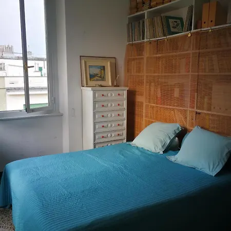 Blue Shared House Terrace Above 제노바
